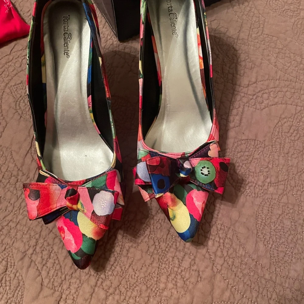 Multi Color Heels 👠 - Picture 7 of 8